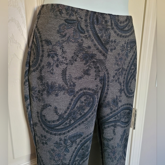 Chico's Fabulously Slimming Jeggings - Gray, Sz 0 - Like New - Picture 2 of 8